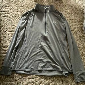 Long sleeve under armor active wear. Size XL
